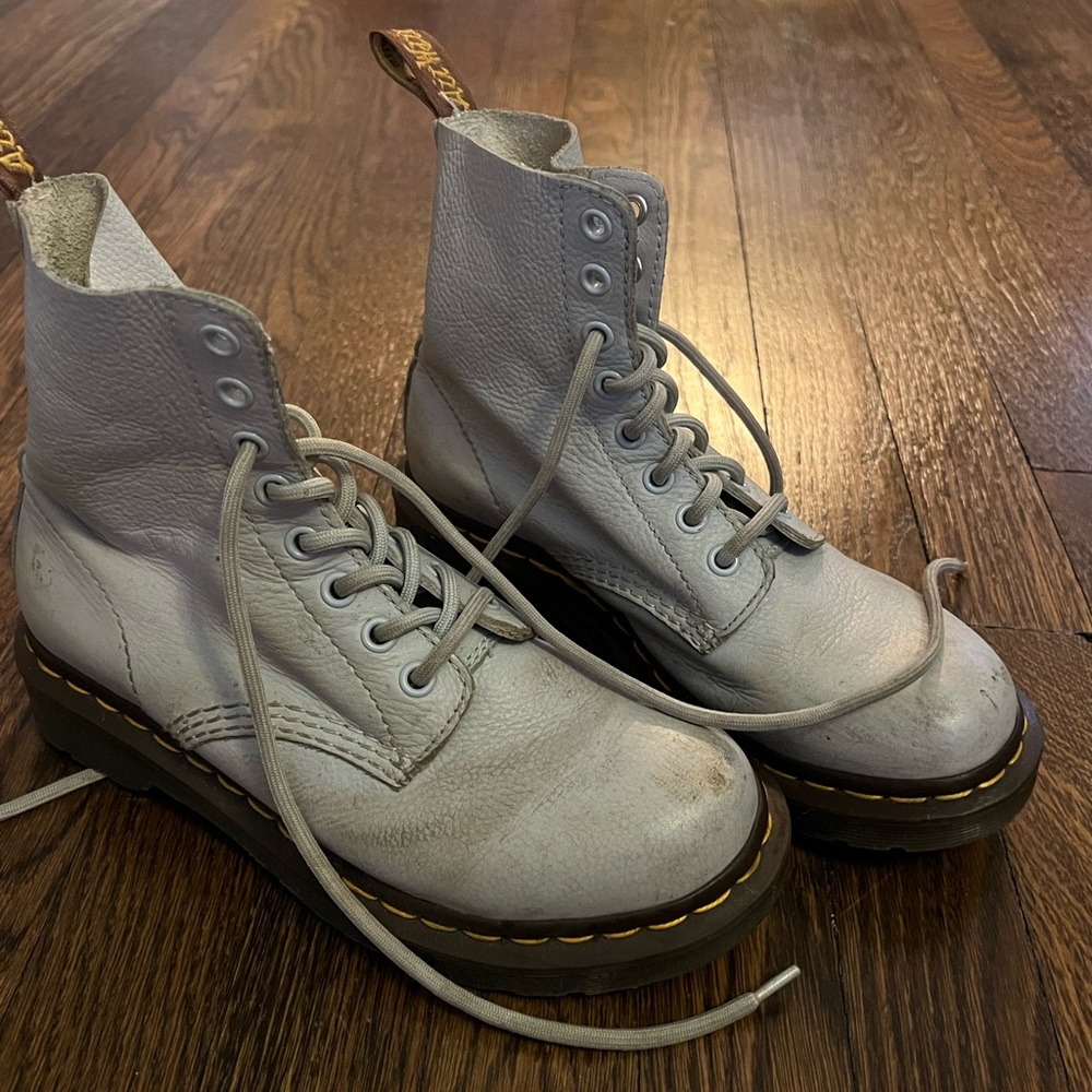 DR. MARTENS - Light blue leather boot size 6